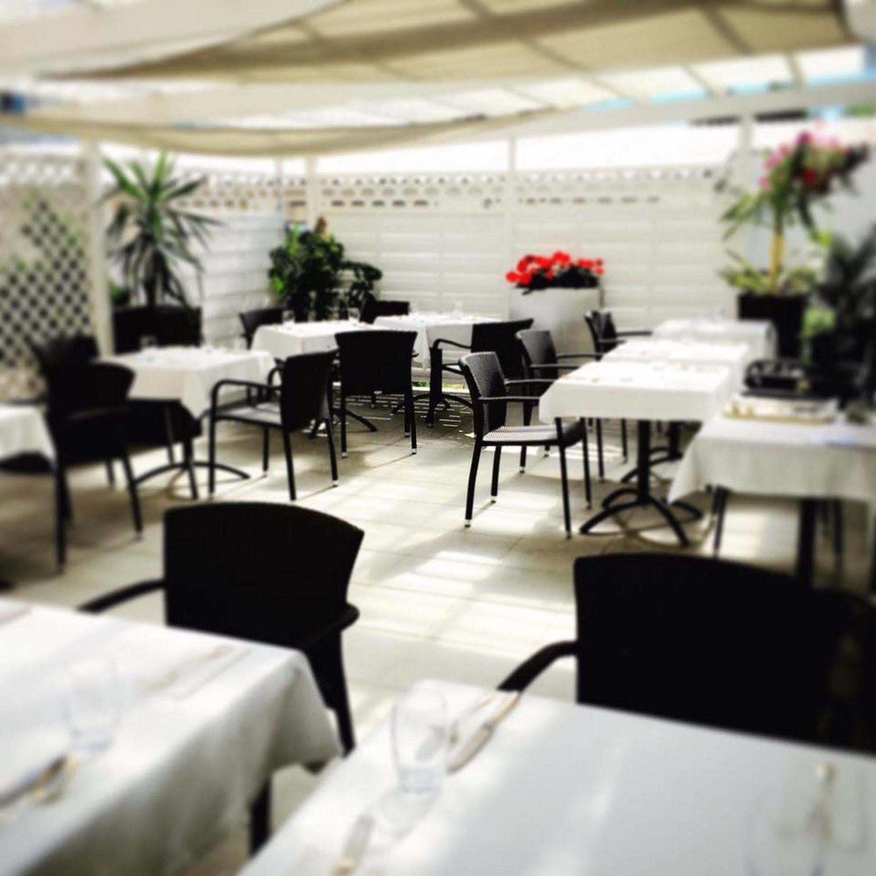 Hotel Restaurant Tivoli - Basel Airport Huningue Exterior photo